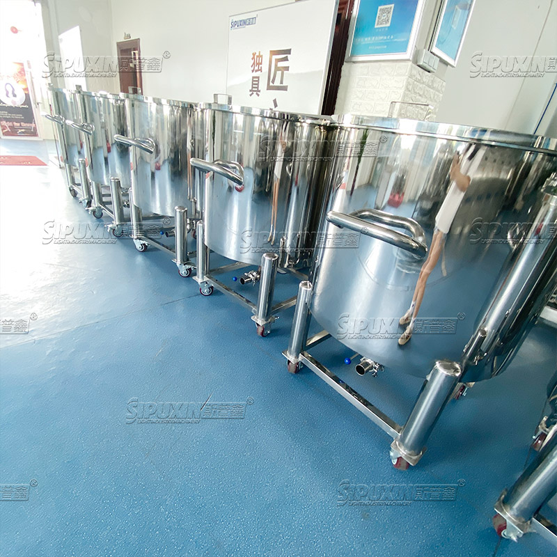 GMP Standard Stainless Steel Tank Chemical Storage Equipment 