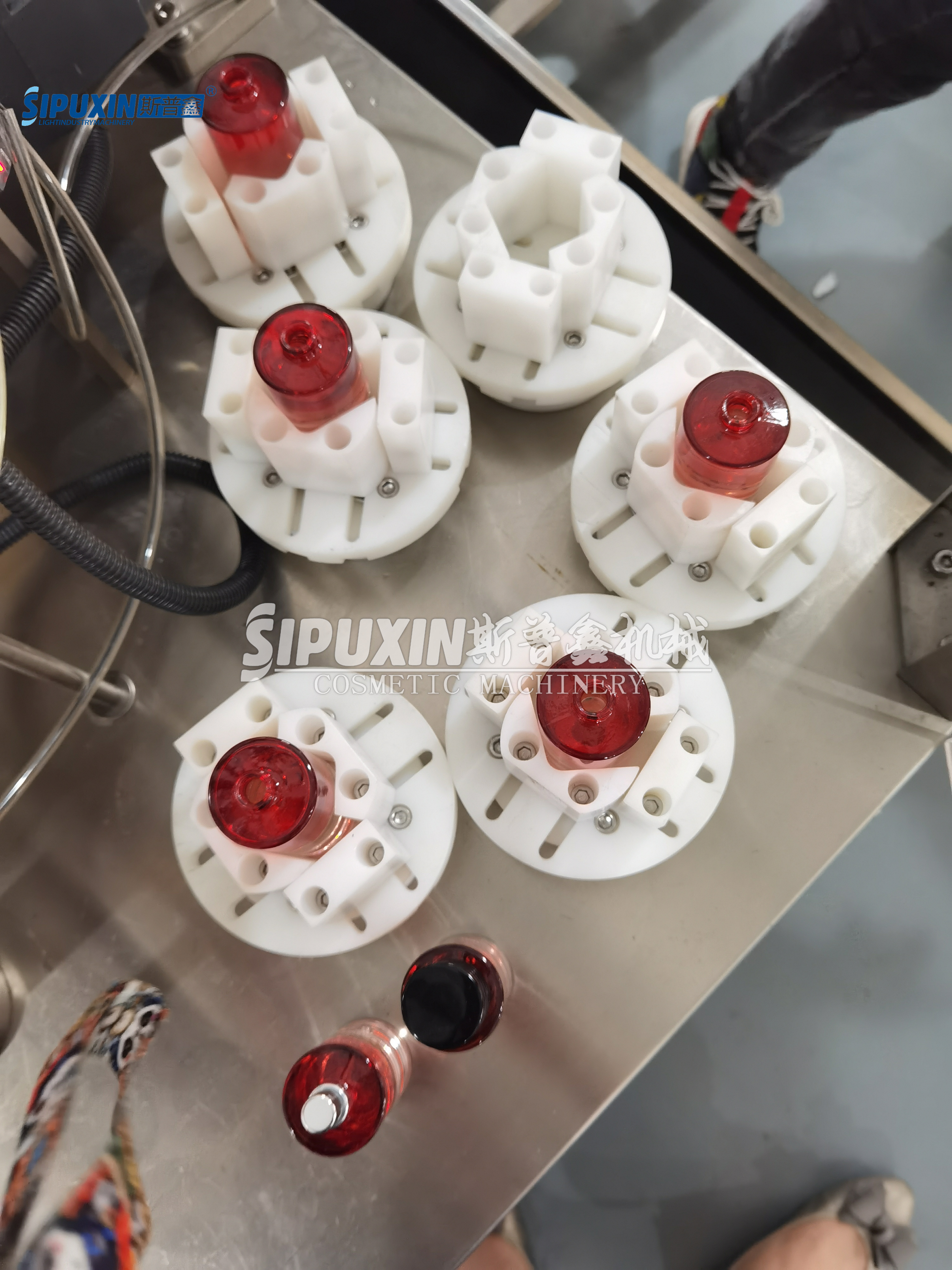 automatic perfume filling capping crimping (13)