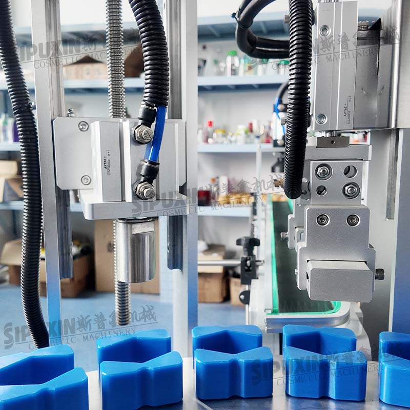 High Precision Double Station Chuck Automatic Perfume Filling Machine Vacuum Liquid Filler for Perfume cosmetics