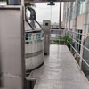 10 Ton Liquid Detergent Chemical Mixing Tank With Raw Material Drum Lifting Device For Cosmetic & Chemical Industry