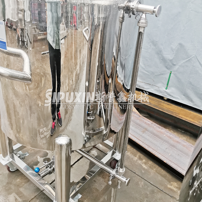 Sanitary And Clean Stainless Steel Vessel Water Tanks With Liquid Level Gauge