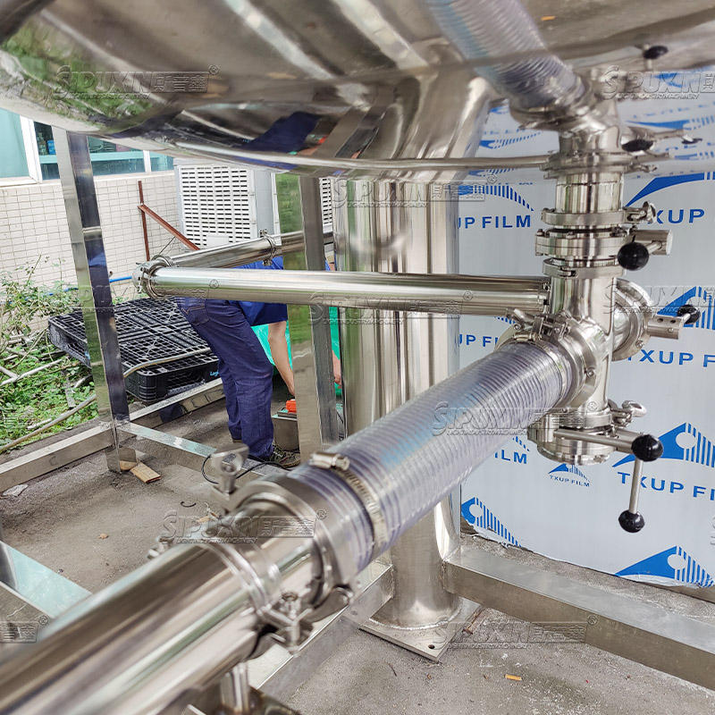 10 Ton Liquid Detergent Chemical Mixing Tank With Raw Material Drum Lifting Device For Cosmetic & Chemical Industry