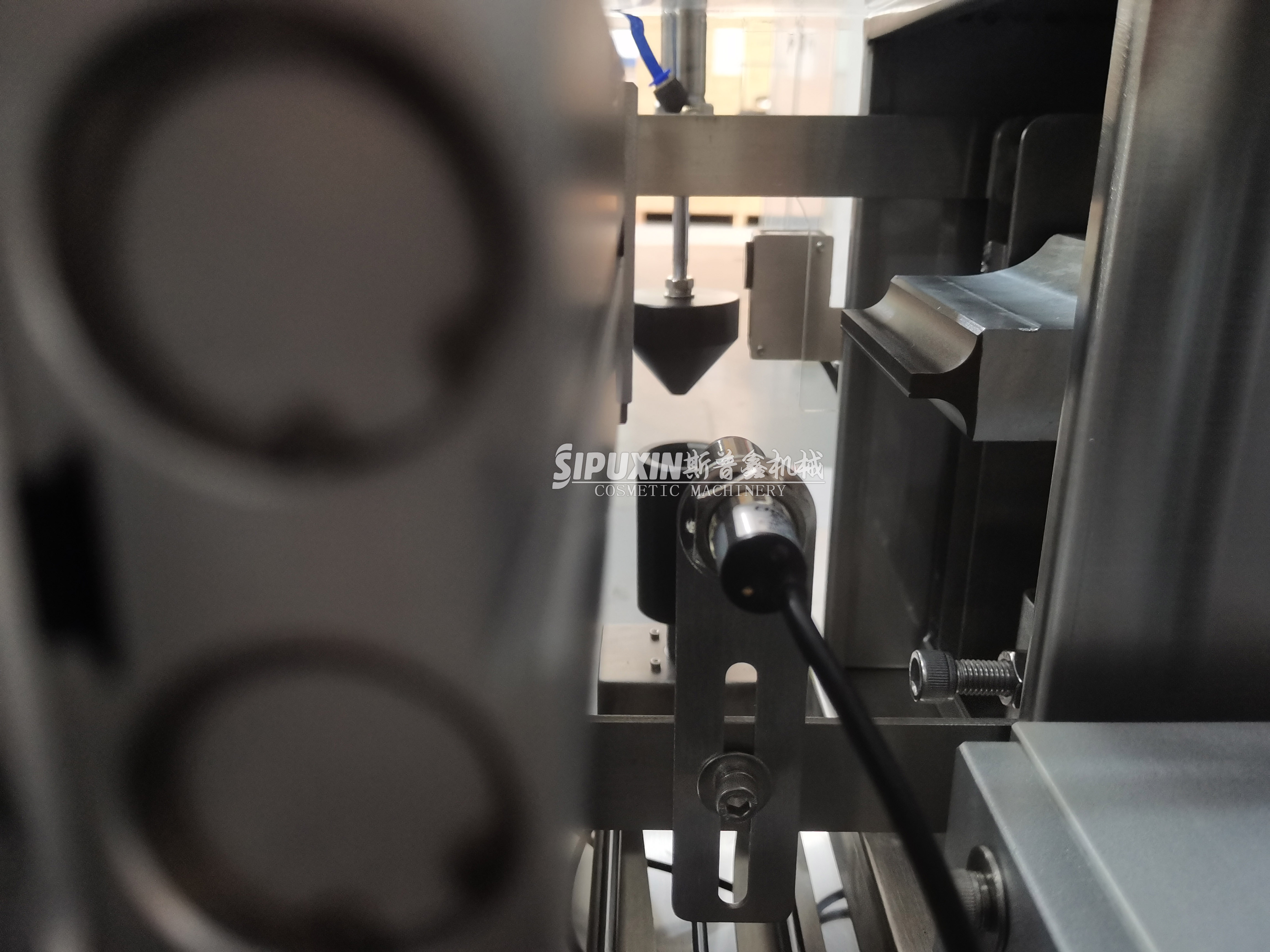 SPX Semi-automatic Hose Ultrasonic Sealing Machine Hand Cream Plastic Tube Filling And Sealing Machine