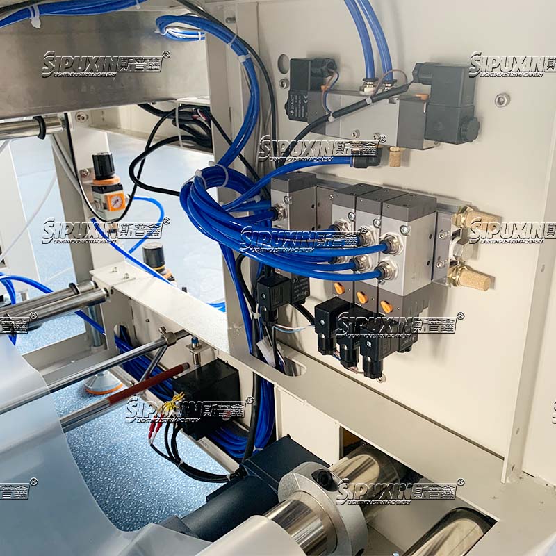 Automatic cuff packaging machine