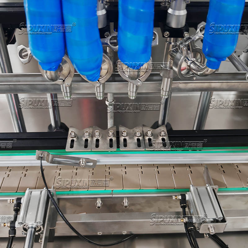 Automatic Traced Bottle Filling Machine Hot Wax Filler 4-head Gear Pump Filling Machine Hopper with Stirring