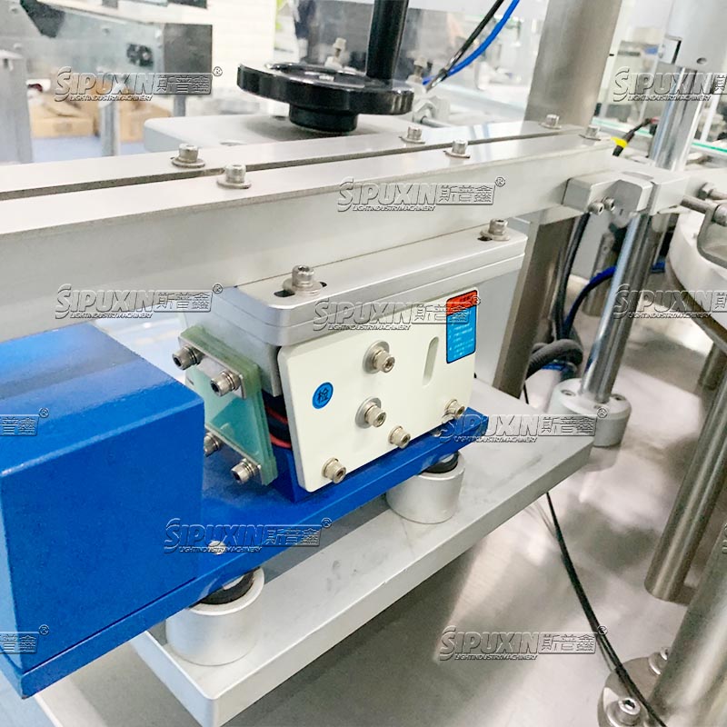 Fully Automatic Chuck Type Roll-On Bottle Filling & Capping Machine