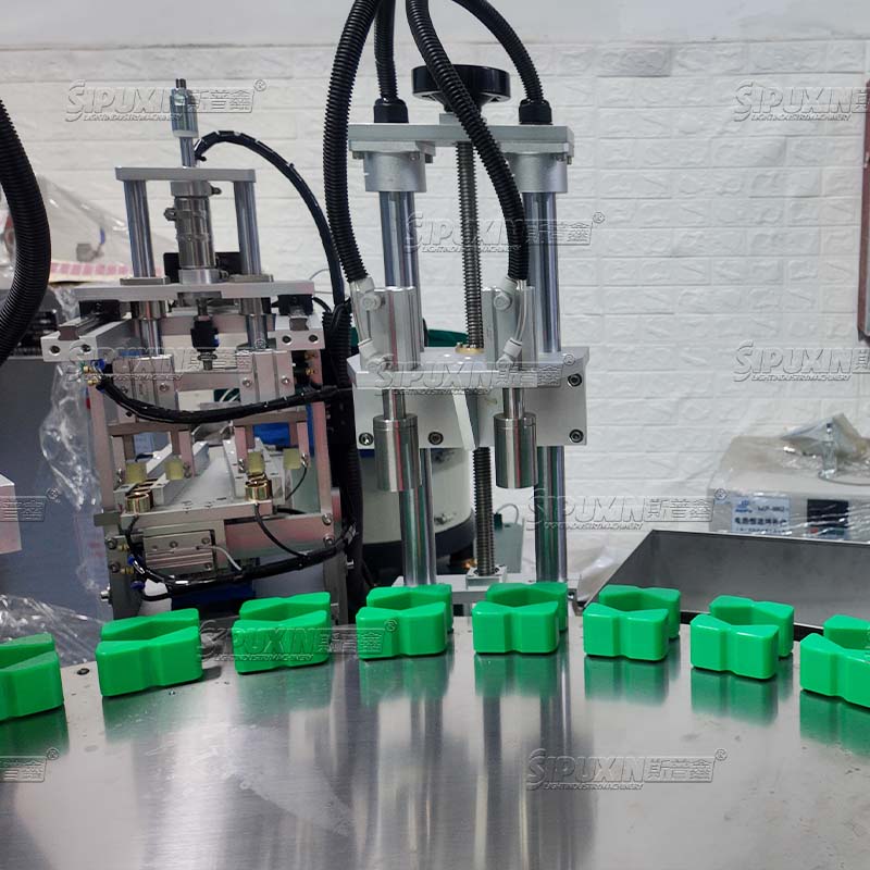 Automatic 2 Station Rotary Perfume Filling Crimping Collaring Machine PLC Touch Screen Perfume Bottle Filling Capping Production Line For Glass Perfume Bottles