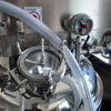 SIPUXIN 500L Cosmetic Vacuum Emulsifier Hydraulic Lift Electric Heating With Separate Oil & Water Tank