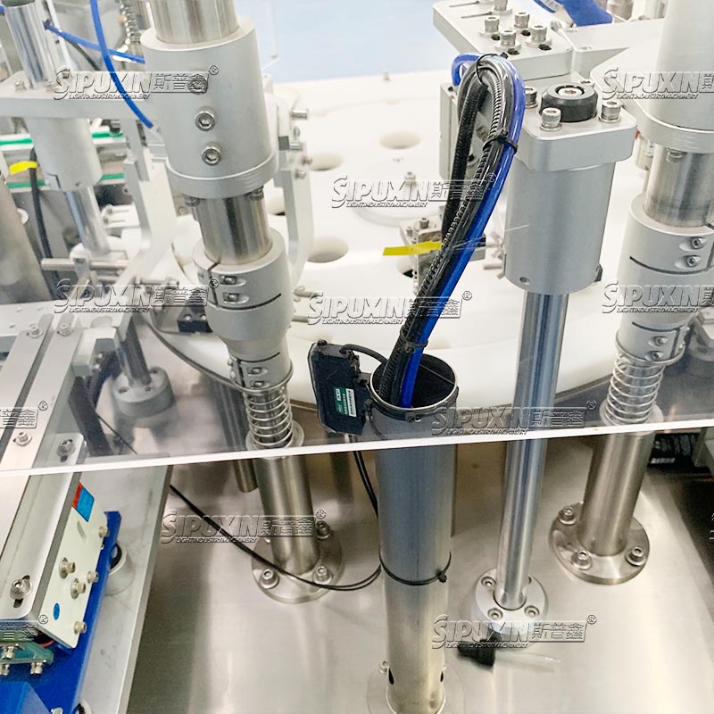 Fully Automatic Chuck Type Roll-On Bottle Filling & Capping Machine